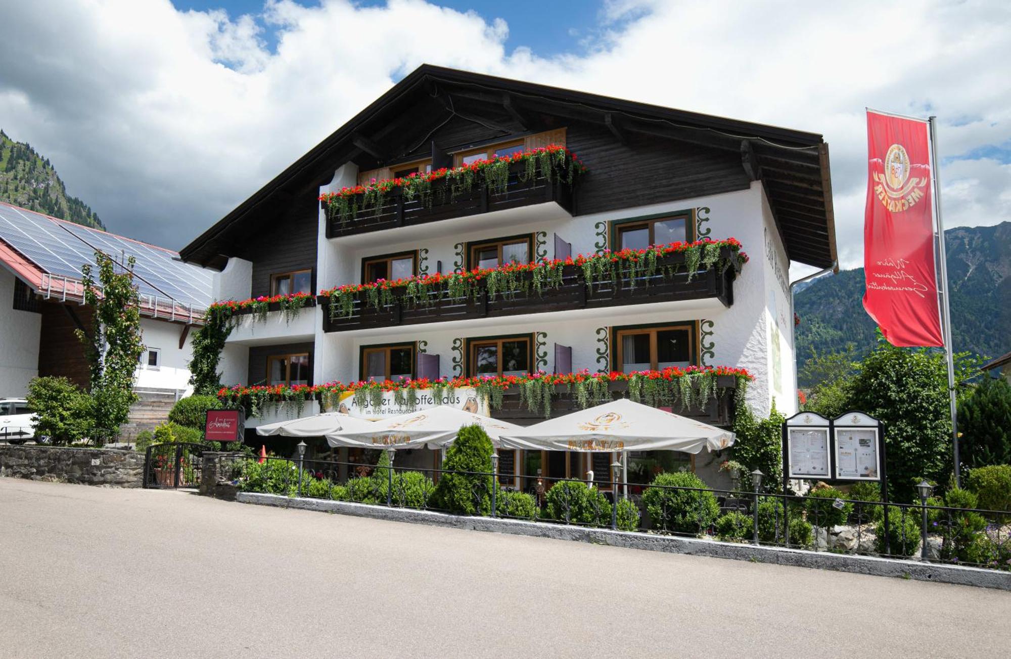 Hotel Restaurant Amadeus - Inclusive Skipass Und Vieles Mehr Bad Hindelang Bagian luar foto